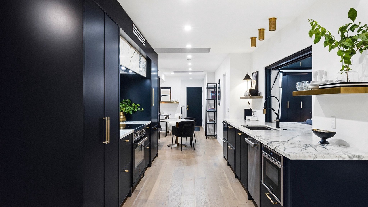 Photo of Kitchen in Fashion Square