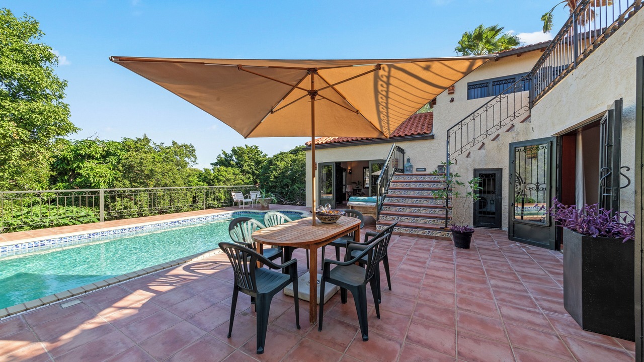Photo of Outdoor in Rooi Catochi