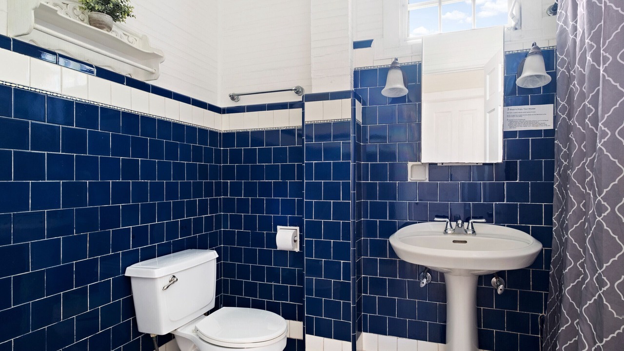 Photo of Bathroom in Parque