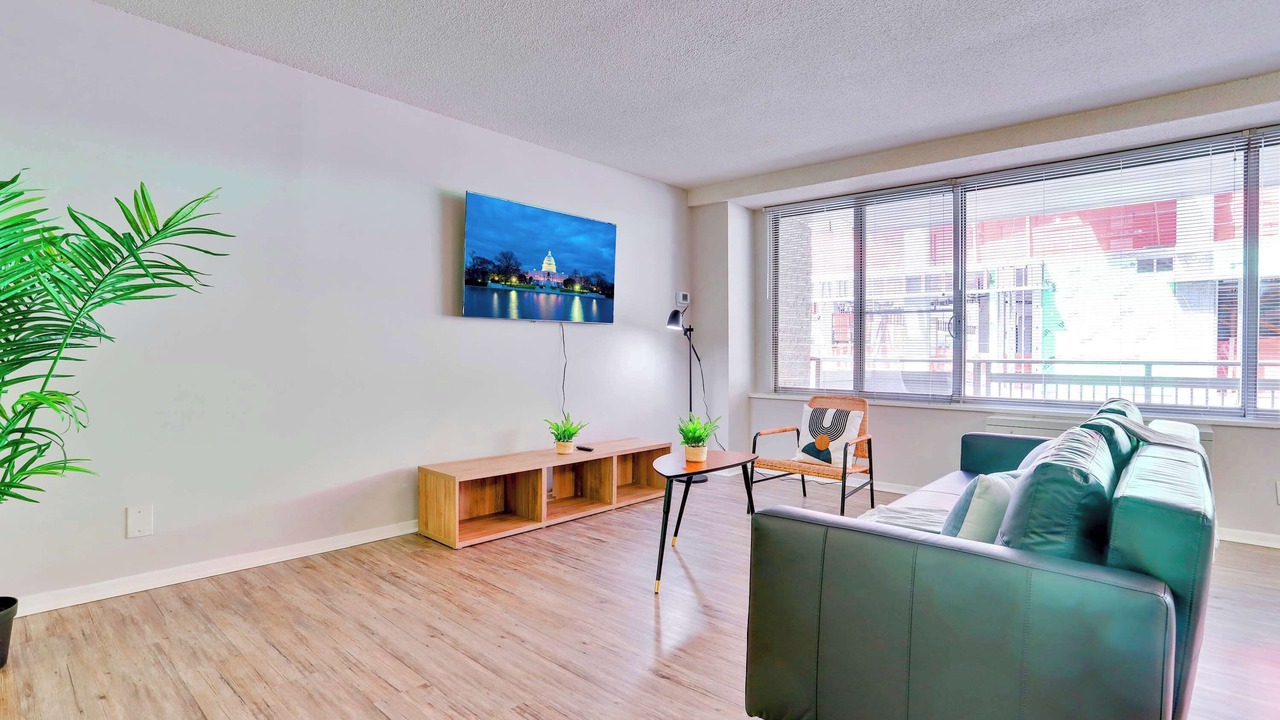 Photo of Livingroom in Crystal City