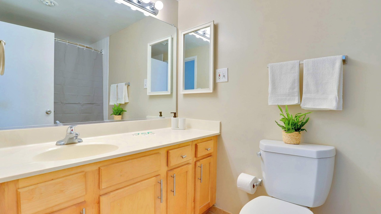 Photo of Bathroom in Aurora Highlands