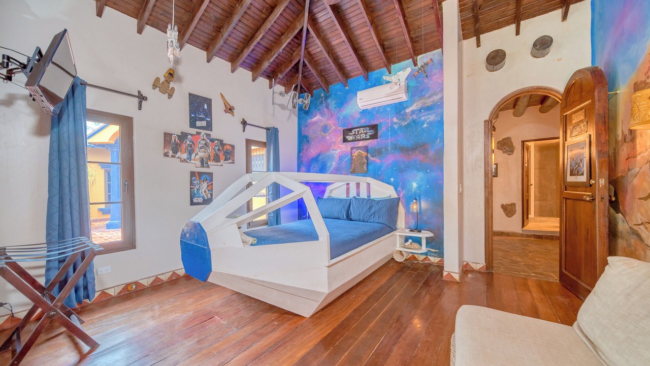 Photo of Bedroom in Antoneys Cay
