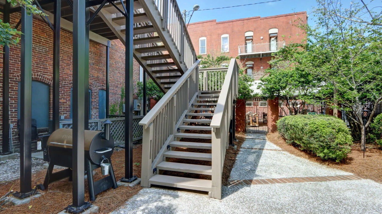 Photo of Outdoor in Old West Broad Neighborhood