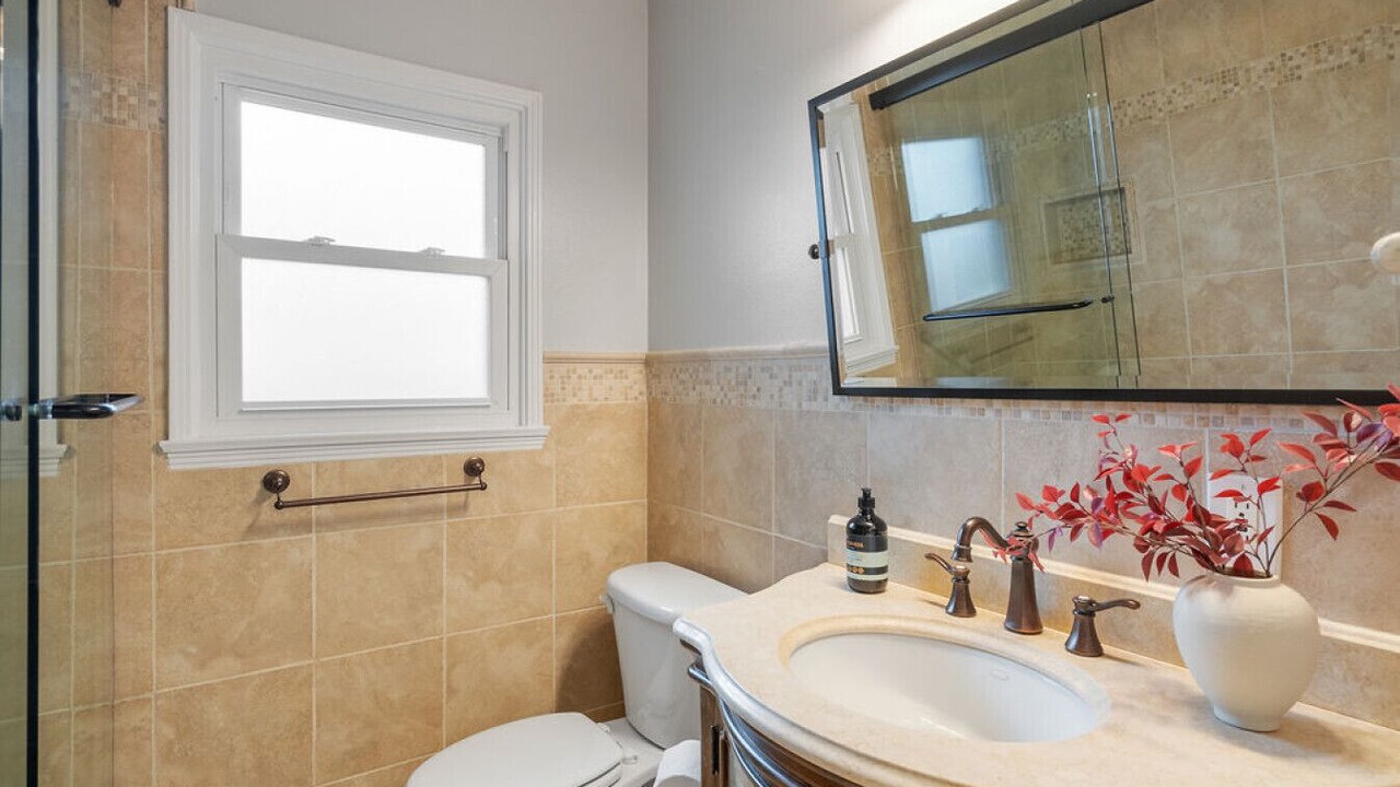 Photo of Bathroom in South of Conant
