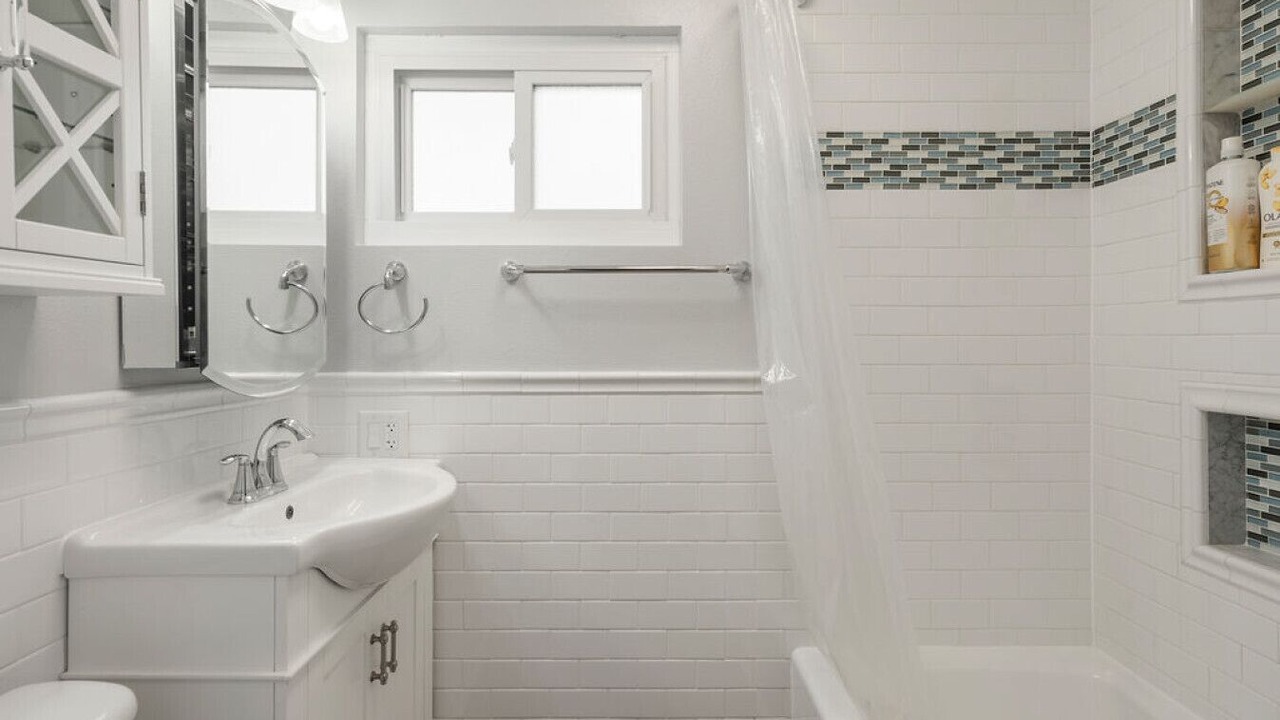 Photo of Bathroom in South of Conant