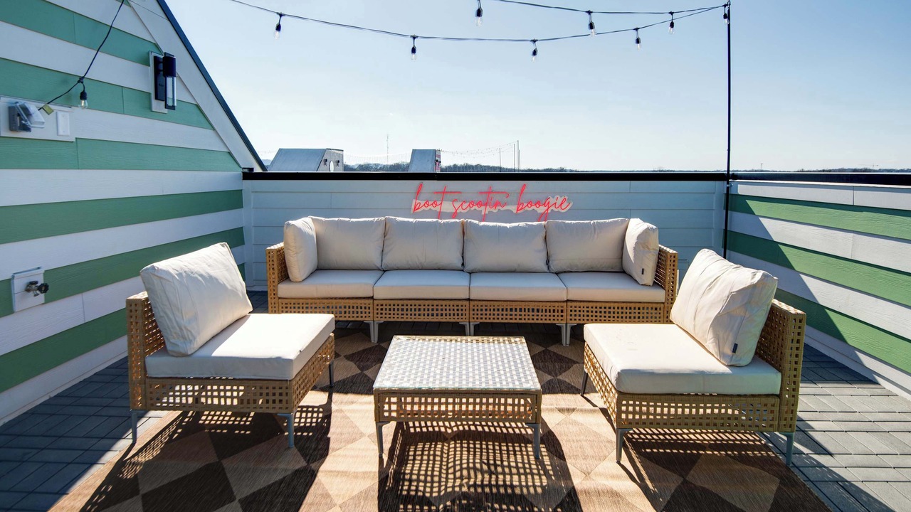 Photo of Patio Balcony in Hurwood Heights
