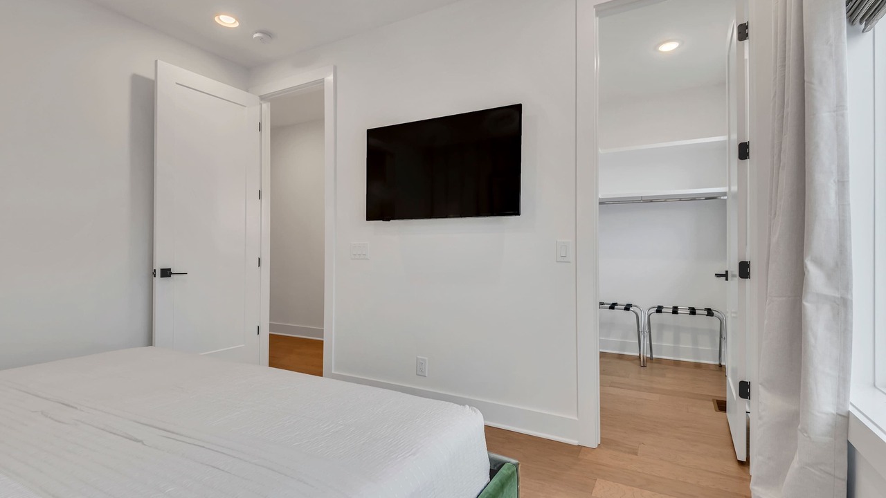 Photo of Bedroom in Hurwood Heights