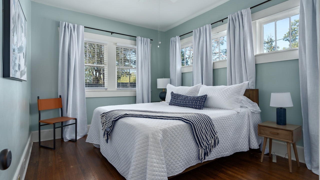 Photo of Bedroom in Crestline Heights