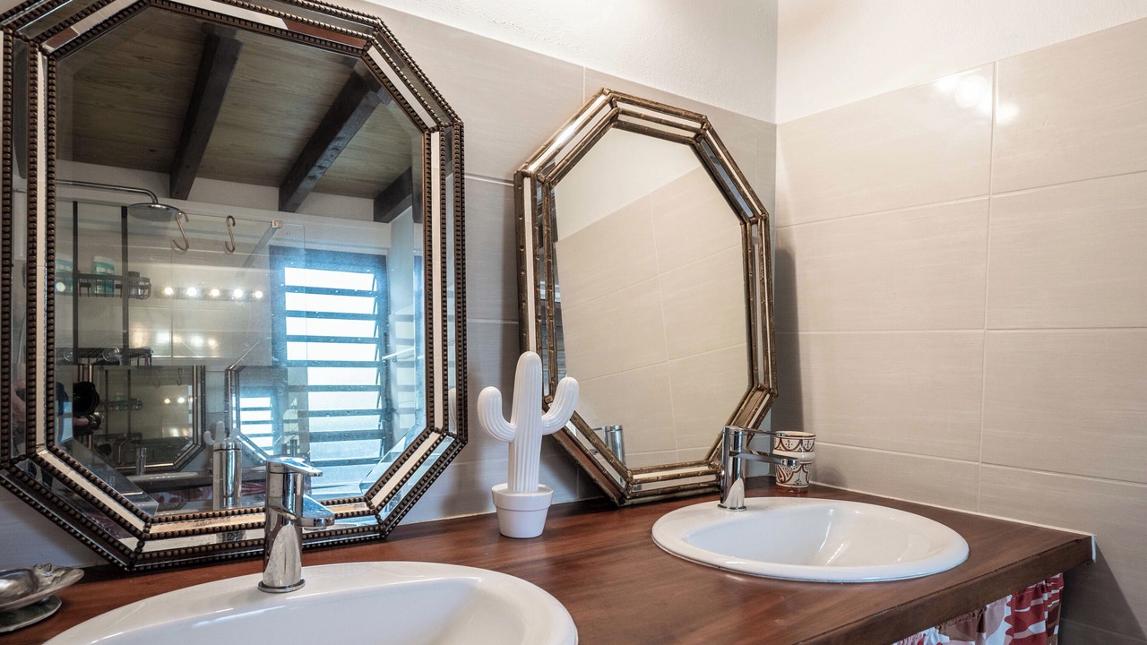 Photo of Bathroom in Morel