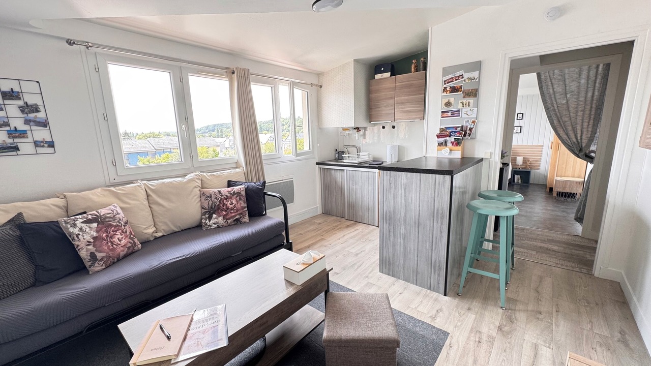 Photo of Livingroom in Saint-Desir