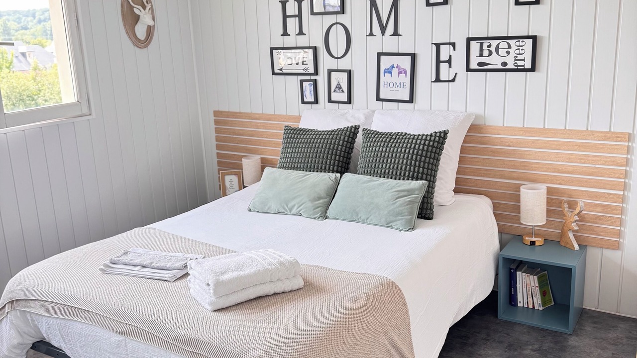 Photo of Bedroom in Saint-Desir