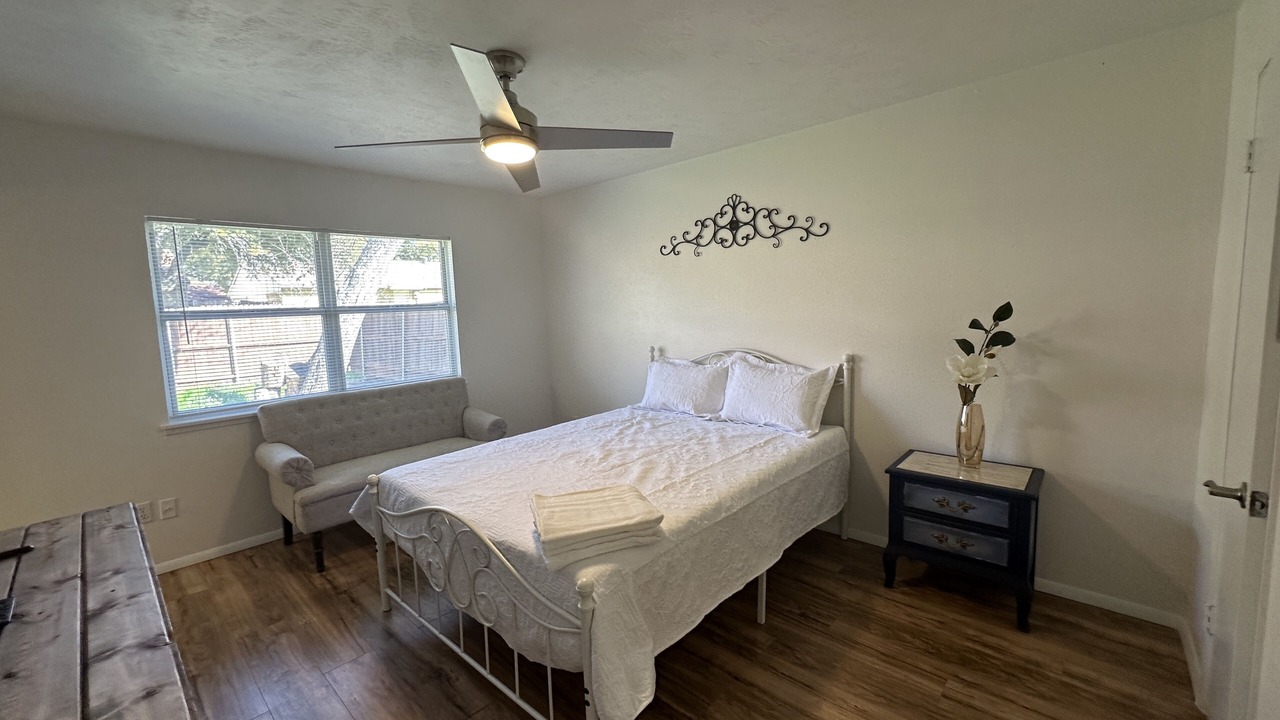 Photo of Bedroom in Allen