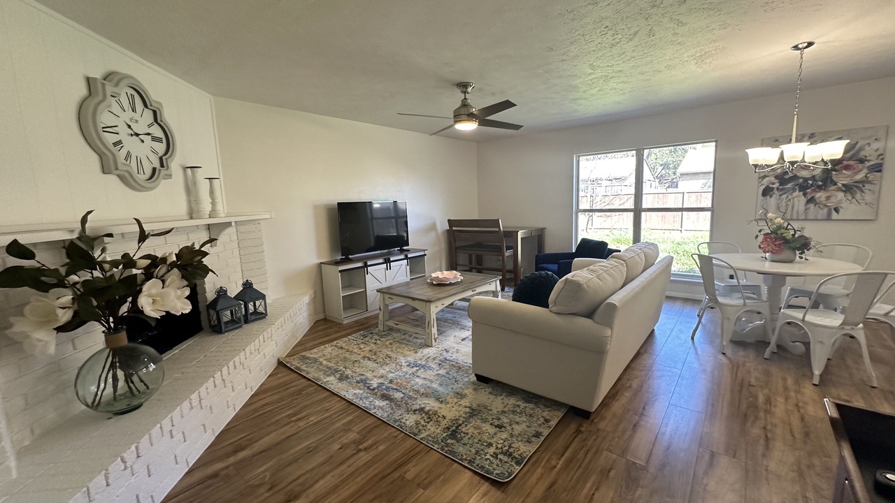 Photo of Livingroom in Allen