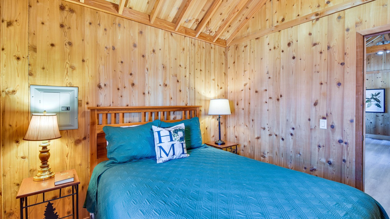 Photo of Bedroom in Rabun Gap
