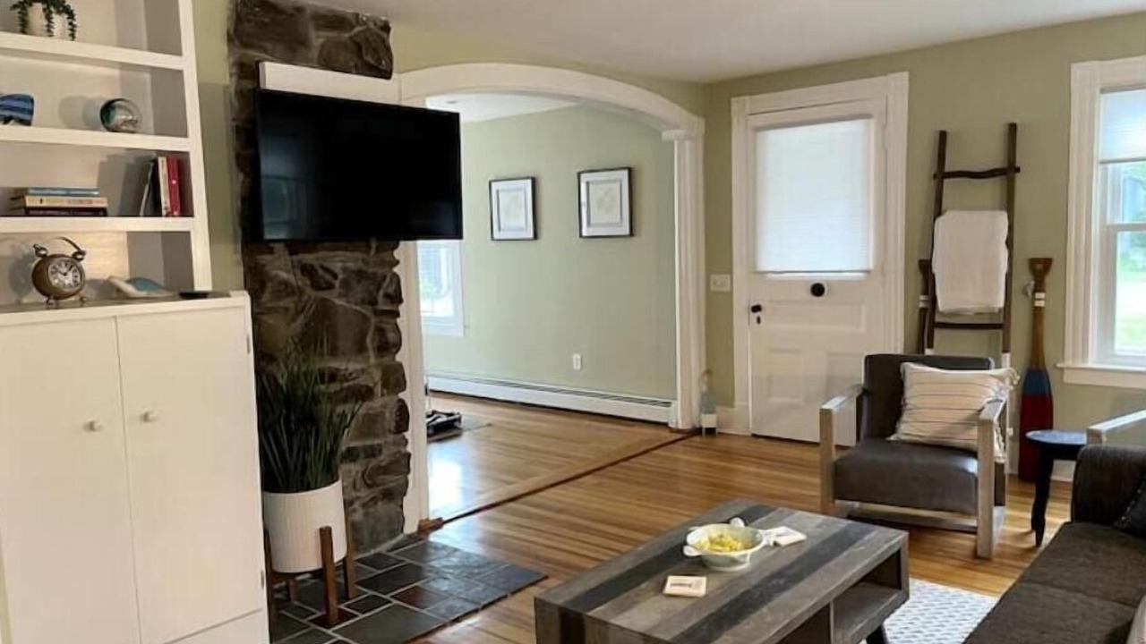 Photo of Livingroom in Jamestown