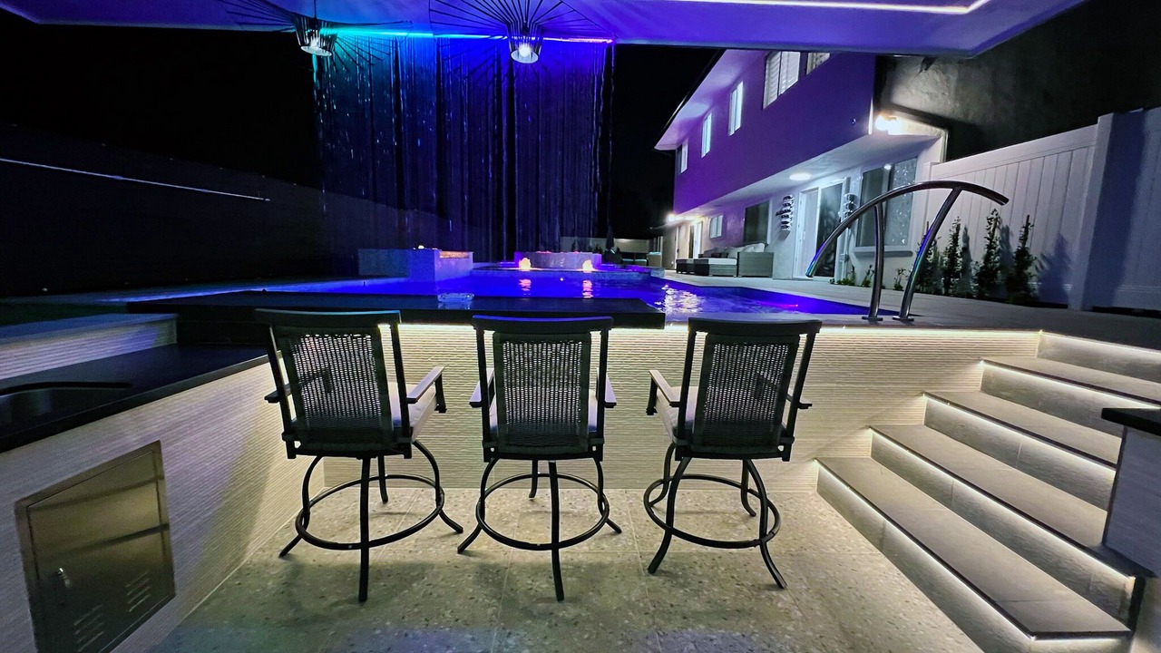 Photo of Outdoor in Woodland Hills