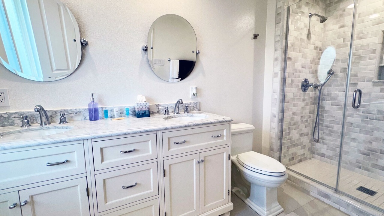 Photo of Bathroom in Woodland Hills