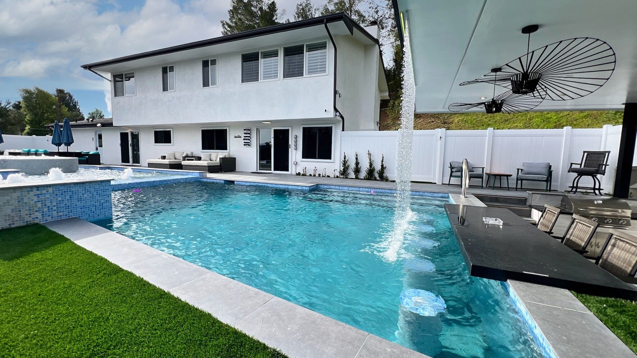 Photo of Outdoor in Woodland Hills