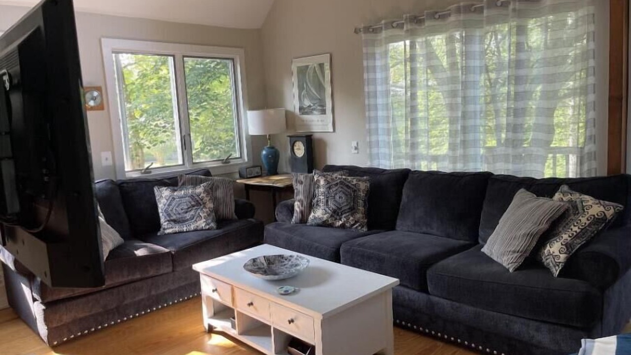 Photo of Livingroom in Charlestown