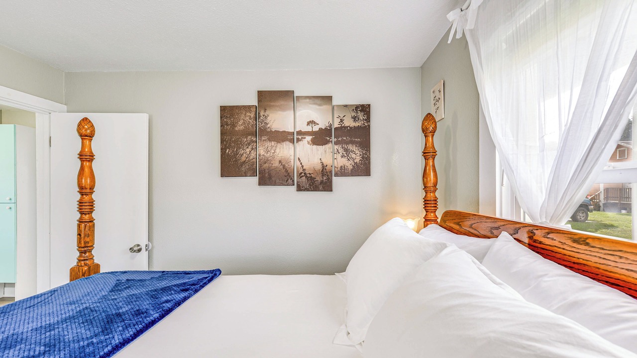 Photo of Bedroom in Orick