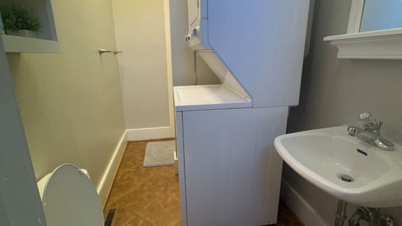 Photo of Bathroom in Monroe Ward