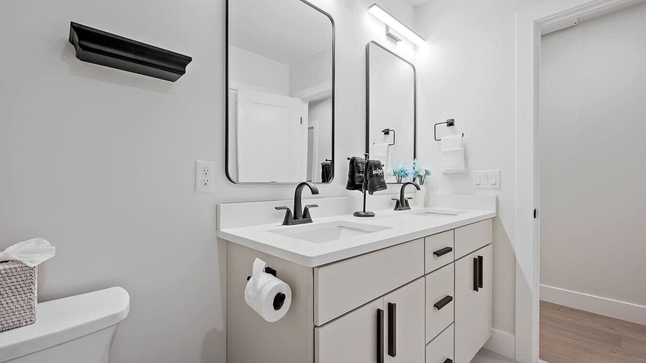 Photo of Bathroom in Central Business District