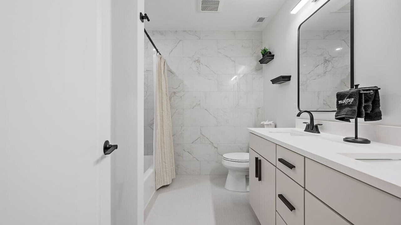 Photo of Bathroom in Central Business District