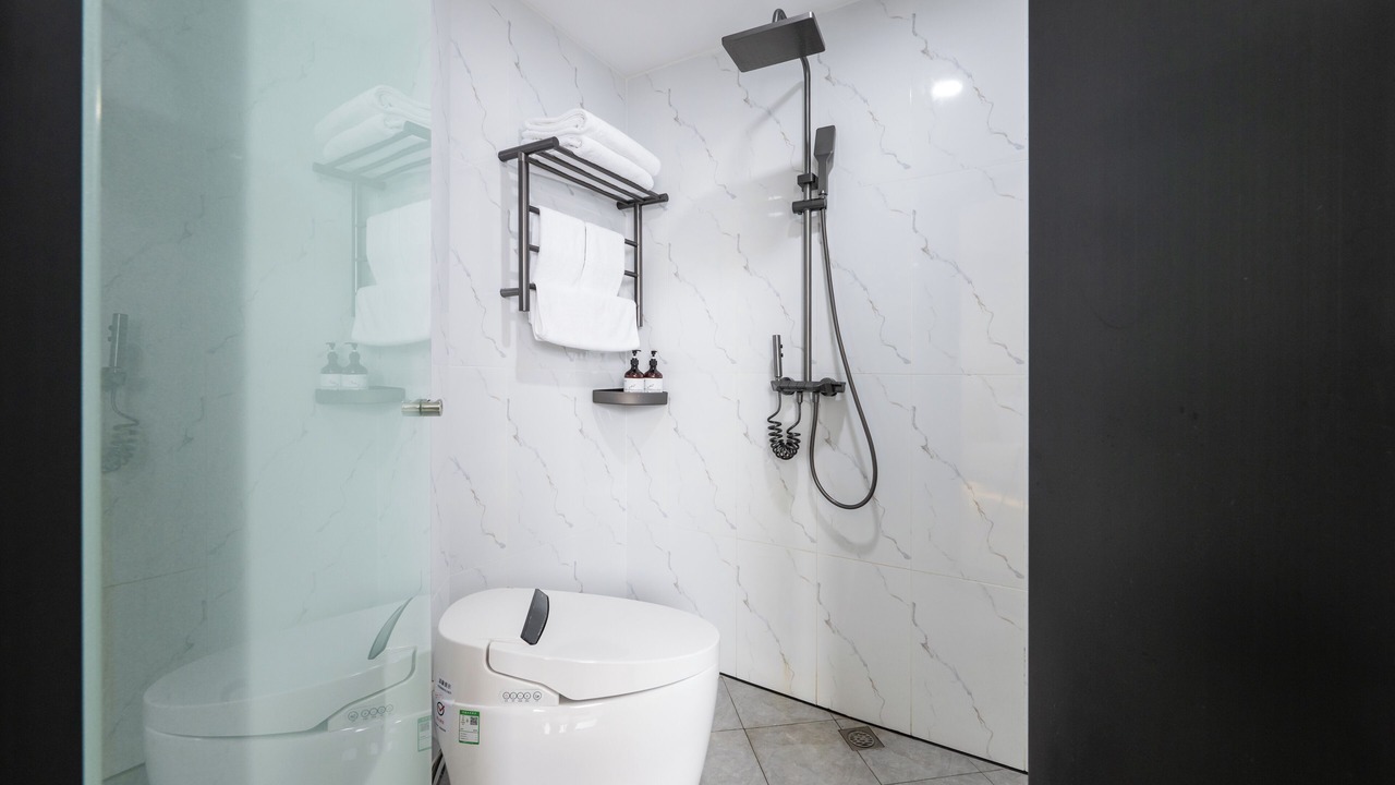 Photo of Bathroom in Tuol Kouk
