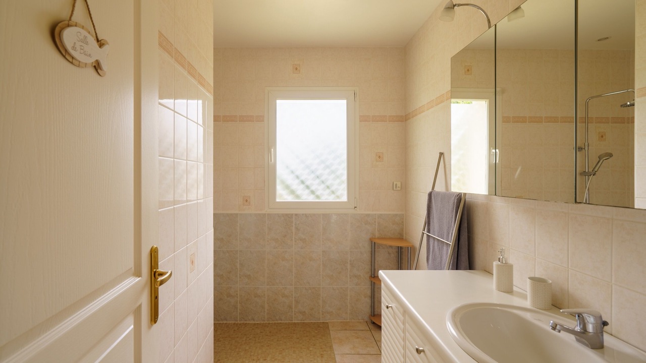 Photo of Bathroom in Cleden-Cap-Sizun