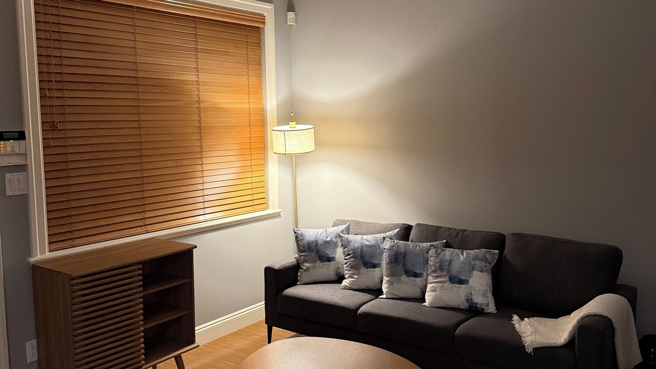 Photo of Livingroom in Arbutus Ridge
