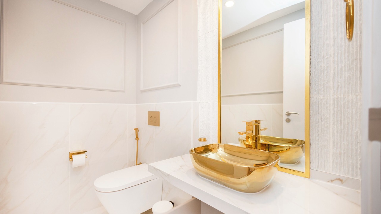 Photo of Bathroom in Umm Suqeim 3