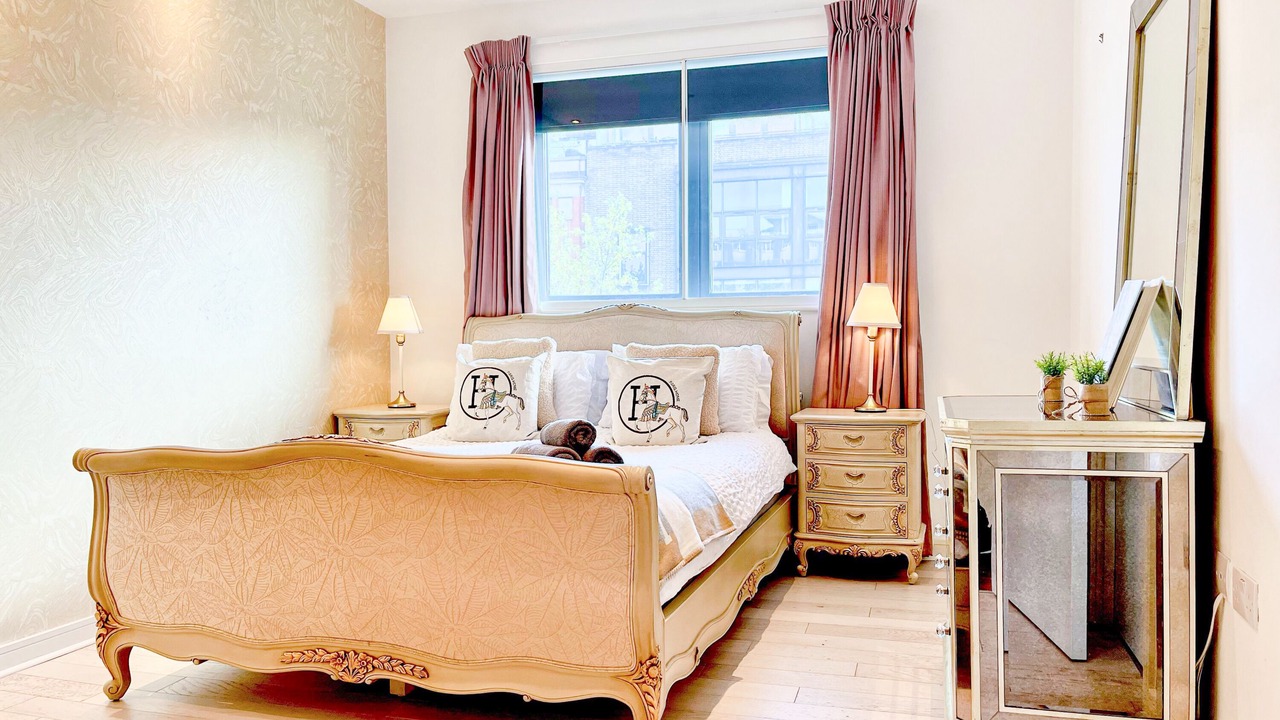Photo of Bedroom in Angel