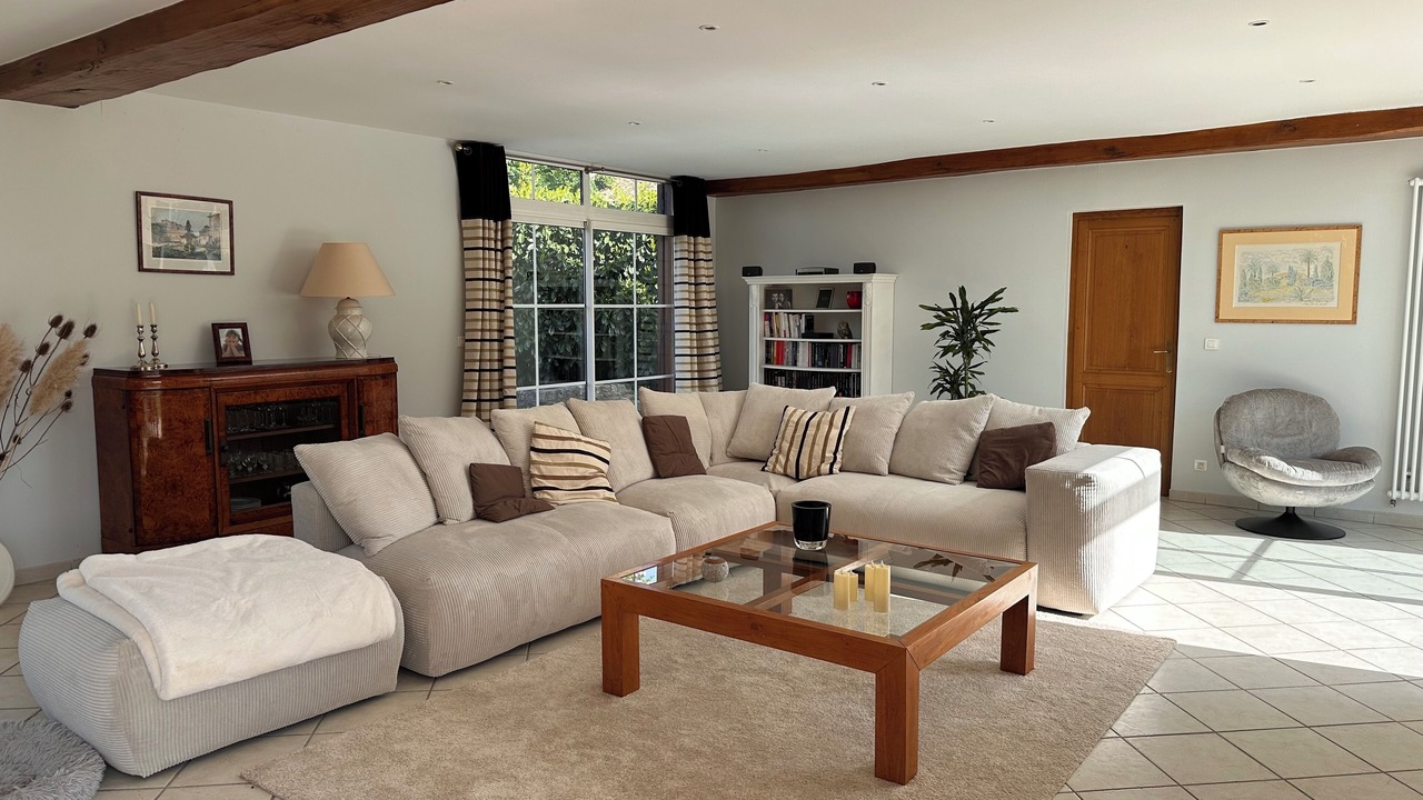 Photo of Livingroom in Mondreville
