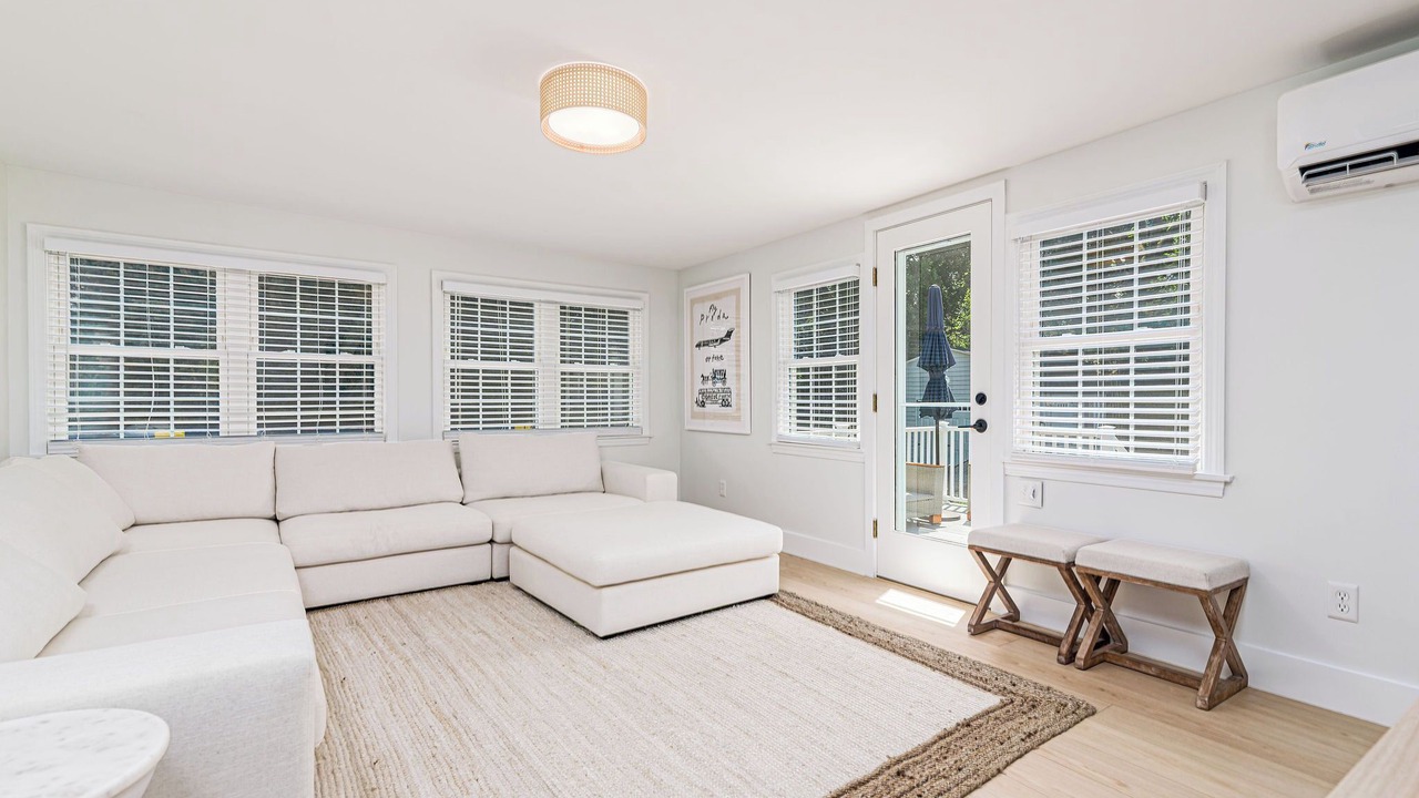 Photo of Livingroom in Misquamicut