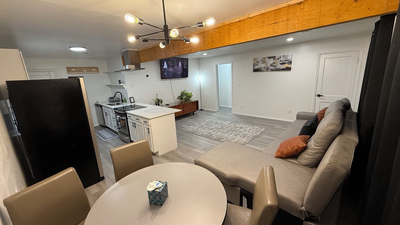 Photo of Livingroom in Midwest City