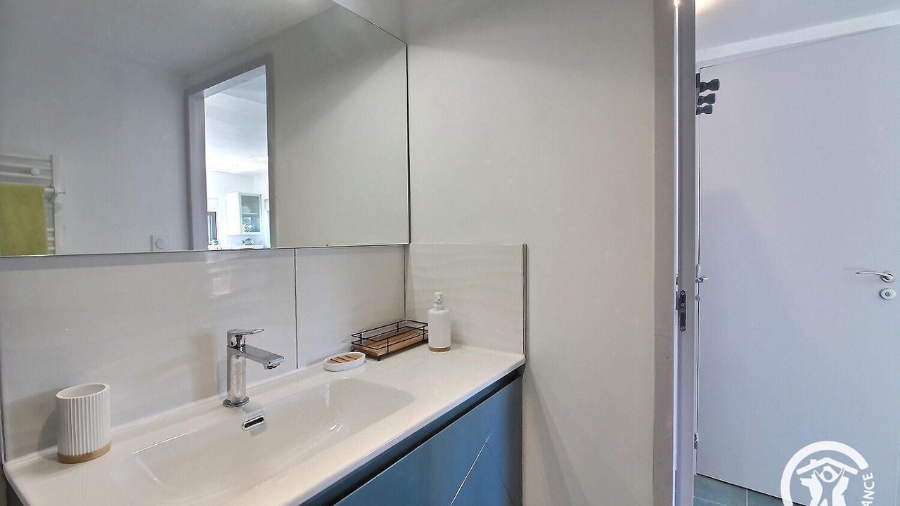 Photo of Bathroom in Langueux