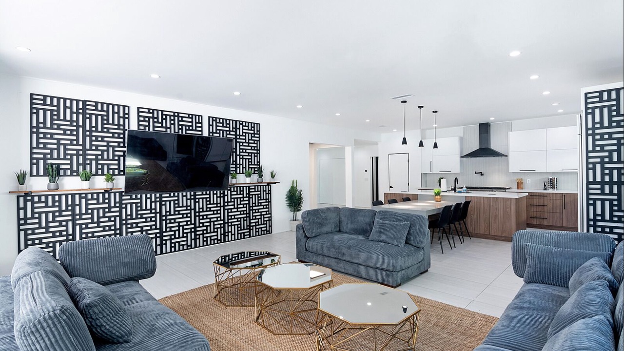 Photo of Livingroom in Reseda