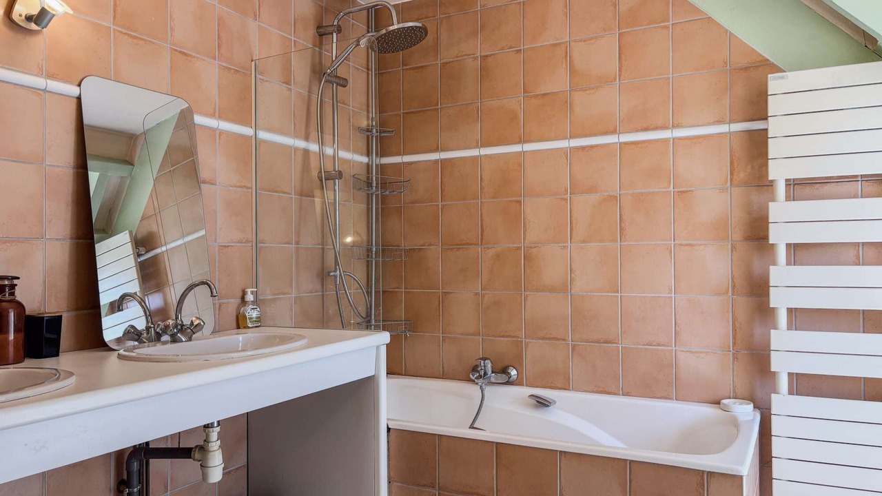 Photo of Bathroom in Roullee