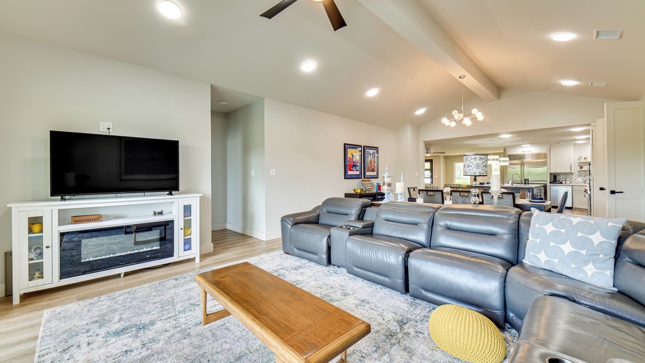 Photo of Livingroom in Farmers Branch