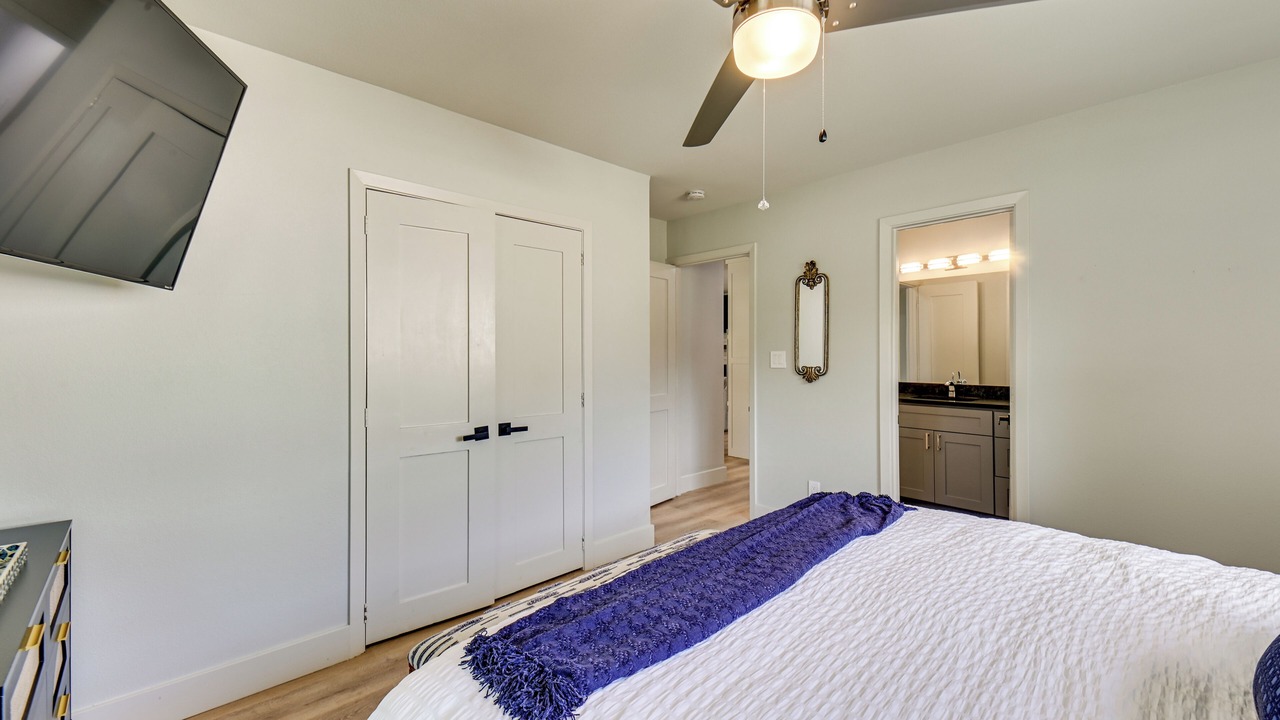 Photo of Bedroom in Farmers Branch