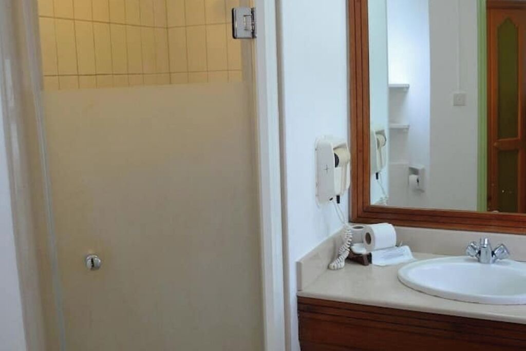 Photo of Bathroom in Calebasses
