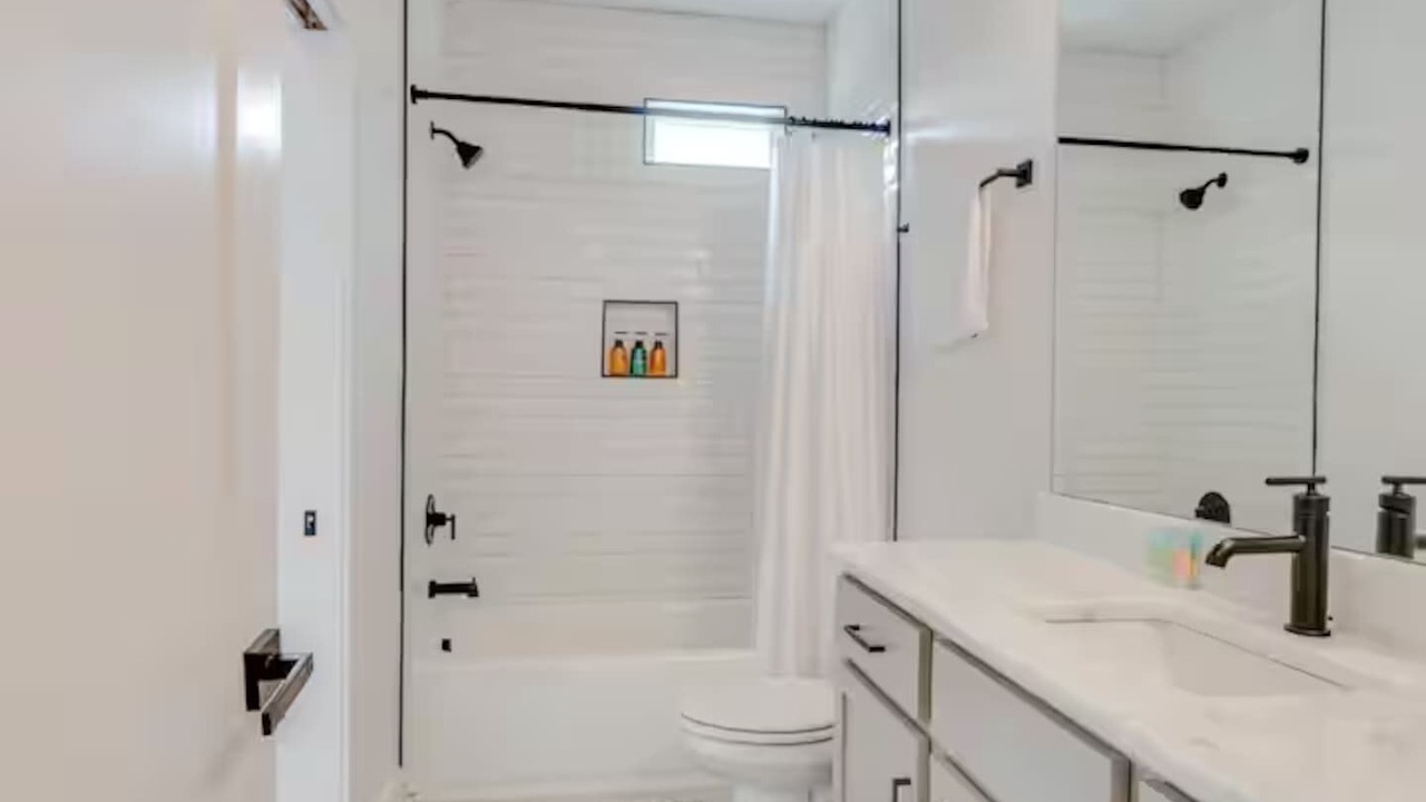 Photo of Bathroom in Hadley - Washington