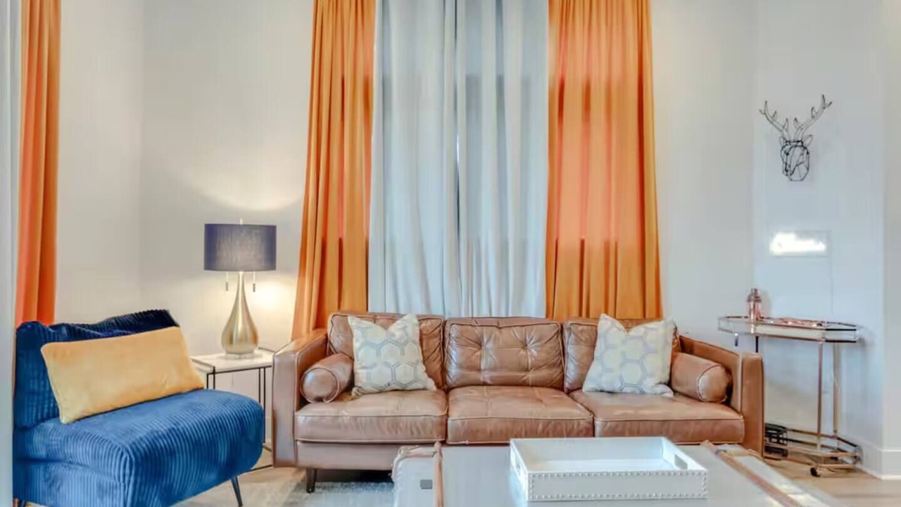Photo of Livingroom in Hadley - Washington