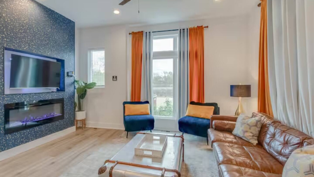 Photo of Livingroom in Hadley - Washington