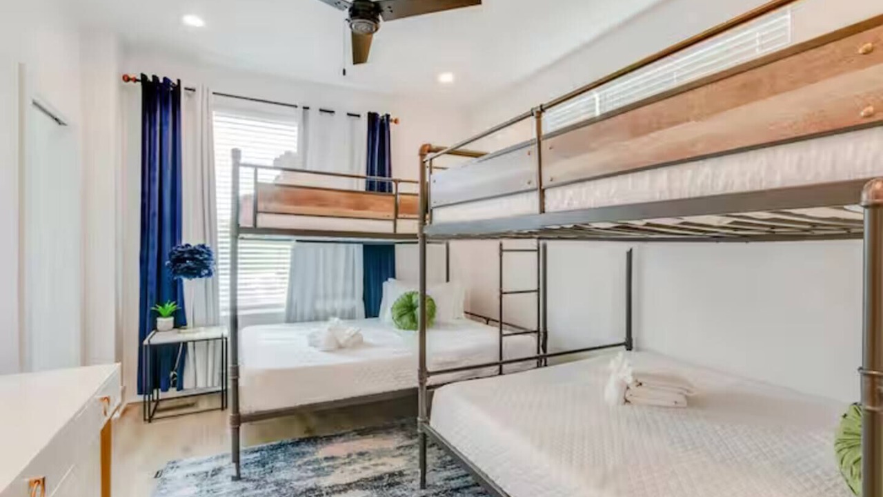 Photo of Bedroom in Hadley - Washington