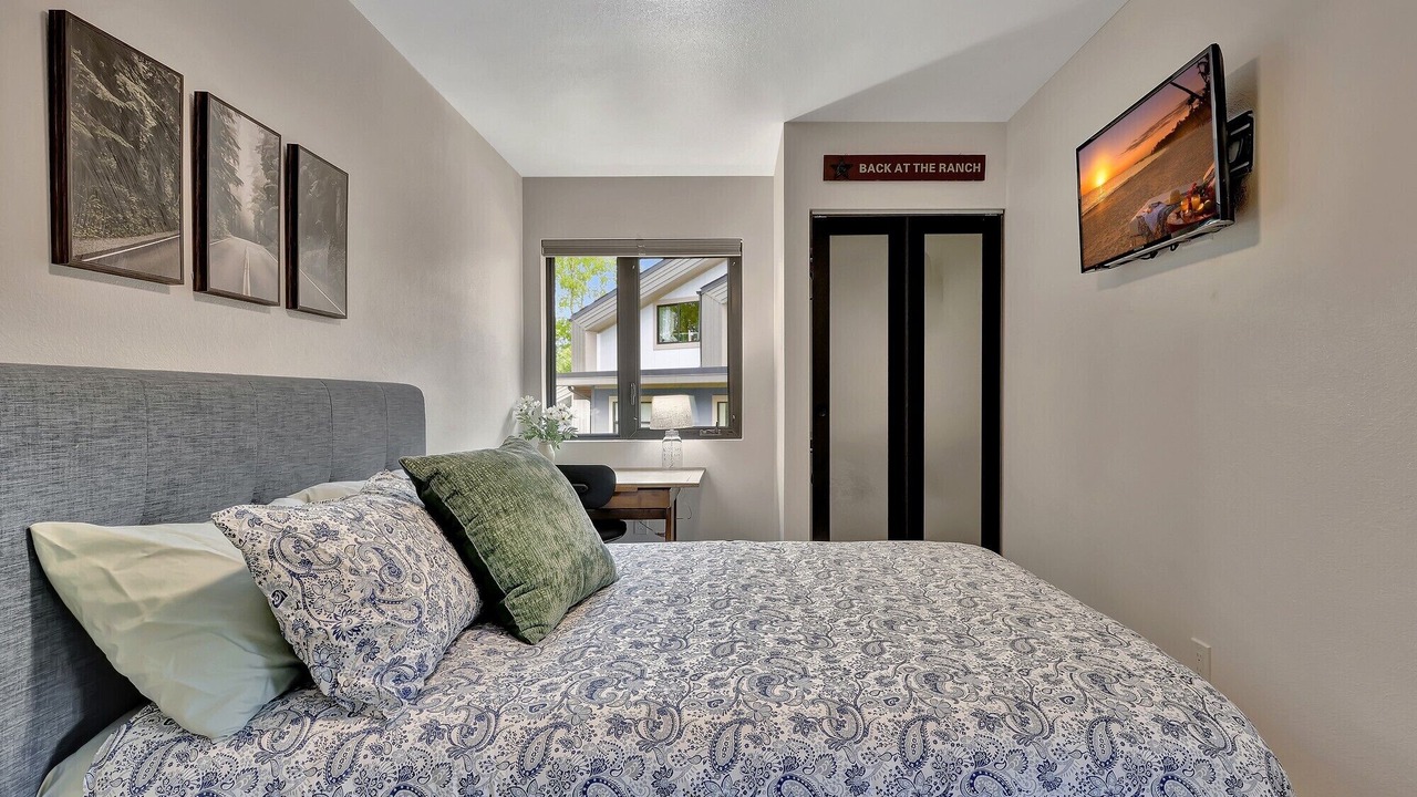 Photo of Bedroom in Huffman - O' Malley