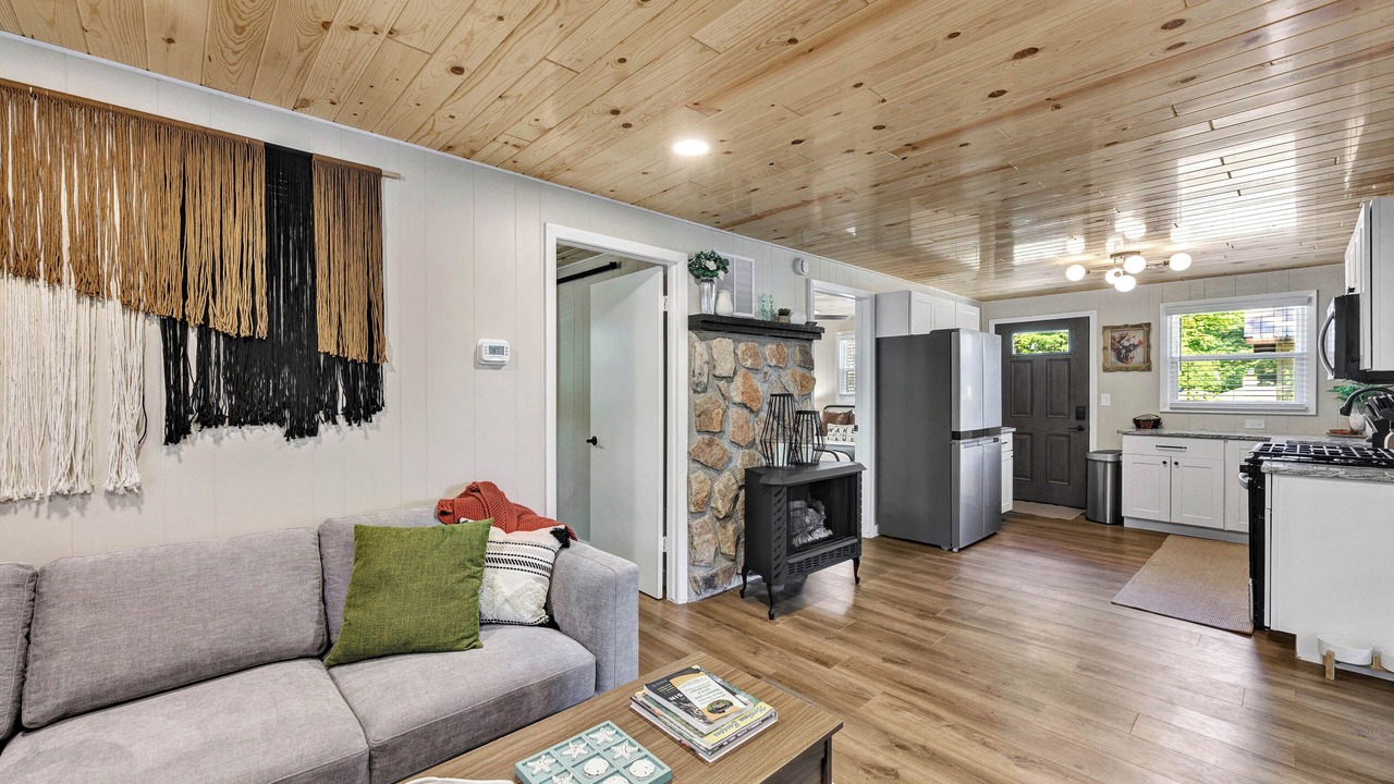 Photo of Livingroom in Lakewood