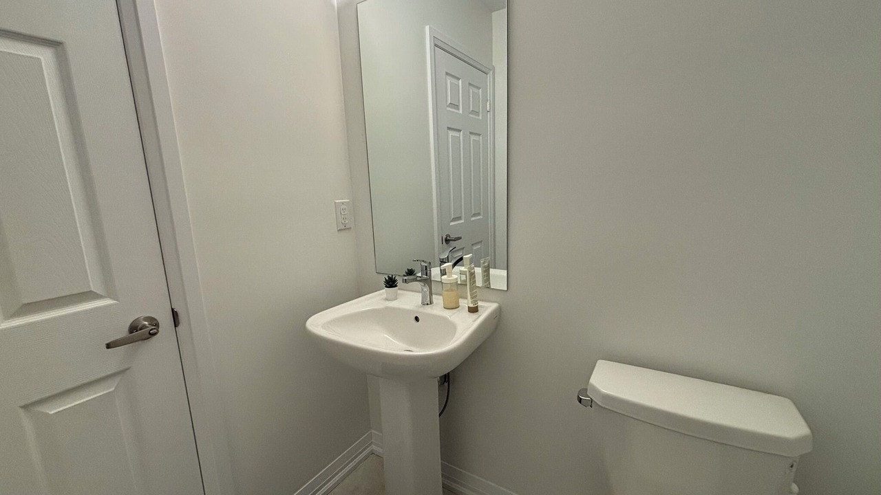 Photo of Bathroom in Caledonia