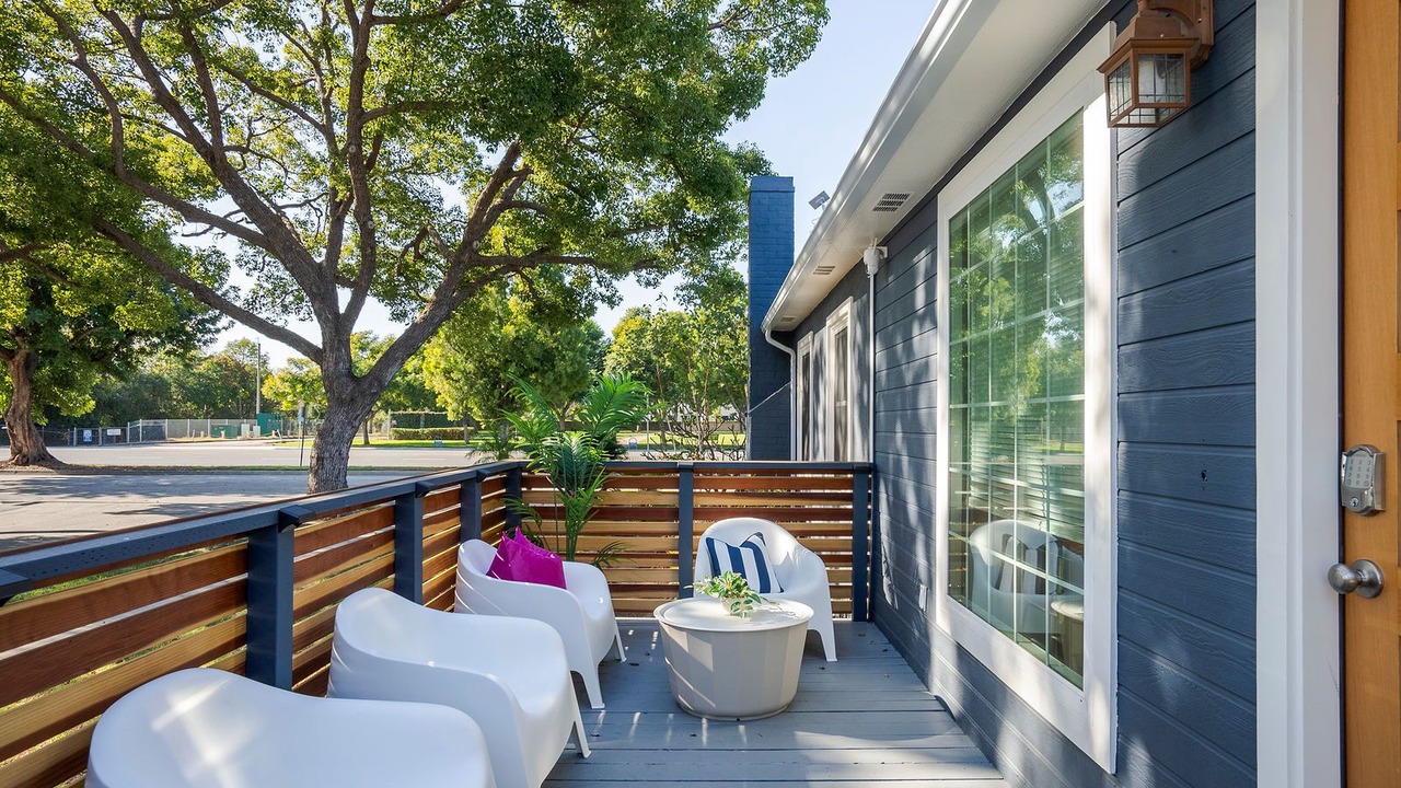 Photo of Patio Balcony in South of Conant