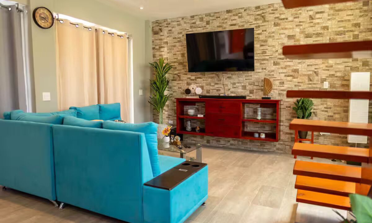 Photo of Livingroom in Dixon Cove